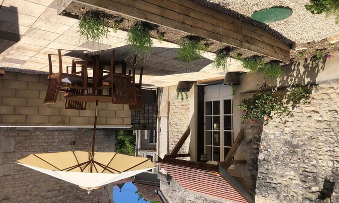 Viviers House | Wonderful private villa for 4 people with WIFI, TV, terrace and pets allowed