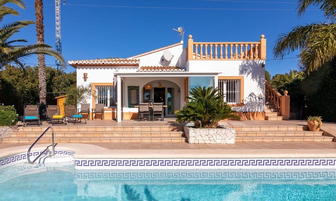 Costa Nova House | Wonderful private villa for 6 people with private pool, A/C, WIFI, TV and patio