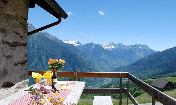 Acquarossa House | Wonderful private villa for 4 people with TV, terrace, pets allowed and panoramic view