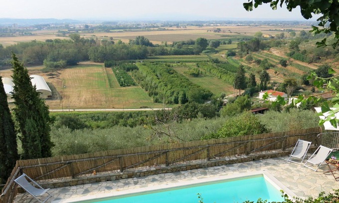 Cascine-La Croce Villa | Wonderful private villa for 9 guests with A/C, private pool, WIFI, TV, terrace and pets allowed