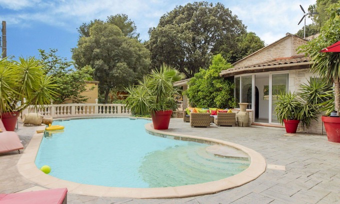Les 3 Ponts Villa | Wonderful private villa with WIFI, A/C, private pool, hot tub, TV, terrace and pets allowed