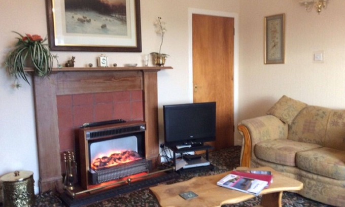Murthly Villa | Wonderful private villa for 7 guests with TV and panoramic view
