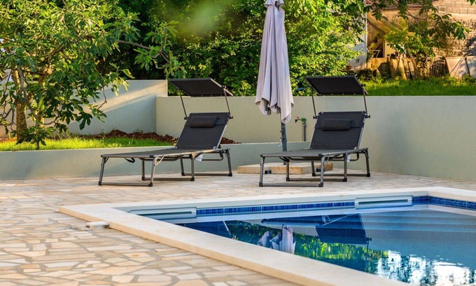 Stifanici House | Wonderful private villa for 3 guests with private pool, WIFI, A/C, TV, terrace and pets allowed