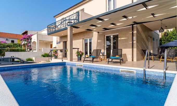 Cove Makarac (Milna) House | Wonderful private villa for 8 guests with A/C, WIFI, private pool, TV and terrace