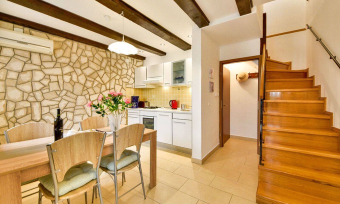 Selce House | Wonderful villa for 4 people with A/C, WIFI, TV and terrace