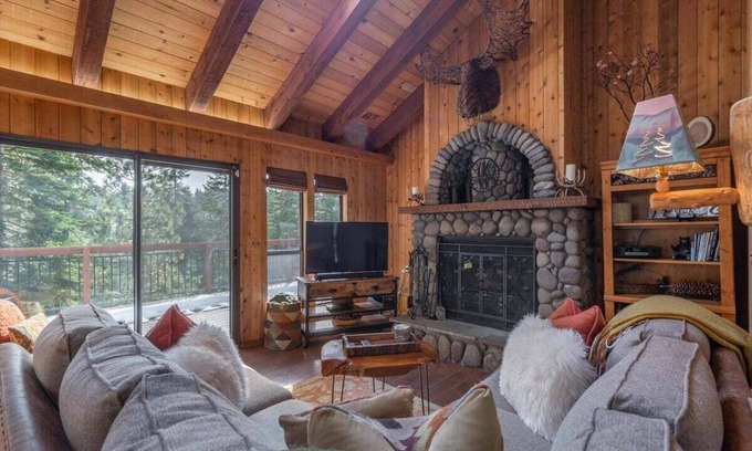 Kingswood Estates House | Woodcrest Cabin in Tahoe Vista