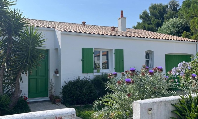 Angoulins House | Wooded Ré-style house 50m from the seafront