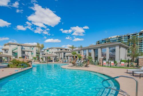 Kierland Apartment | Work Hard, Relax Harder , Pool & Workspace- N248