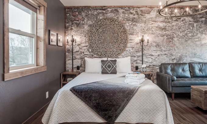 Prescott Hotel | Work & Lounge Space | Free Parking