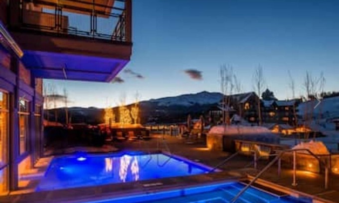 Breckenridge Resort | World Class Resort at the Base of Peak 8. Over 800sqft Master Suite