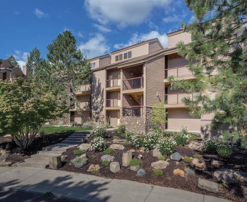 Bend House | WorldMark Bend Seventh Mountain Resort - ST Sleeps