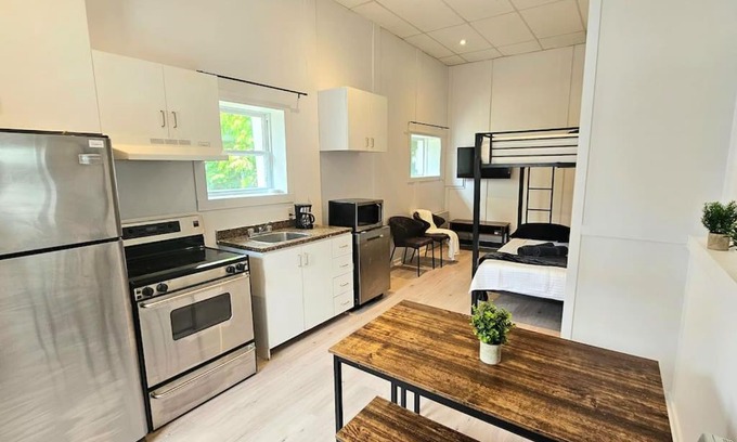 Maizerets Apartment | WOW - Loft Vieux-Limoilou à proximité Vieux-QC!