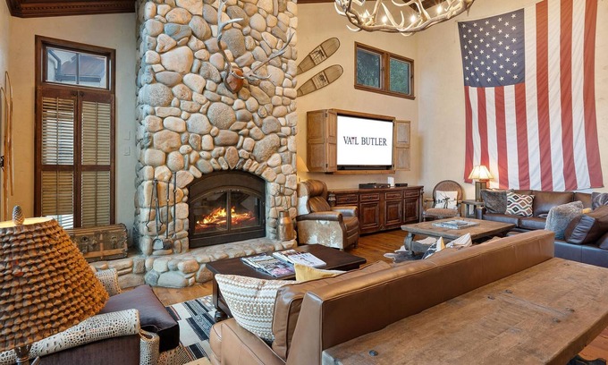 Beaver Creek House | Wrangler Lodge by Vail Butler - ski in, walk to town, hot tub