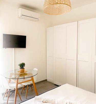 Zona Solari Apartment | Xenia Apartments - Fashion Week Studio near Navigli