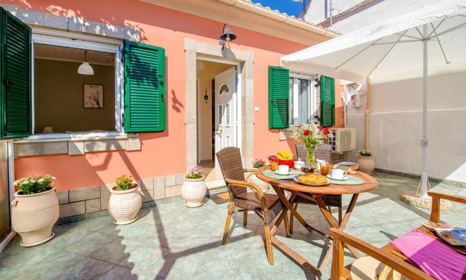 Gaios House | Xenia House
