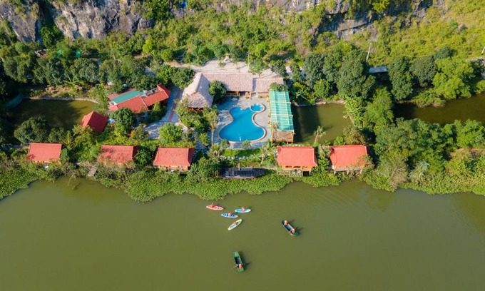 Hoa Lu House | Xuan Son Lakeside Bungalow