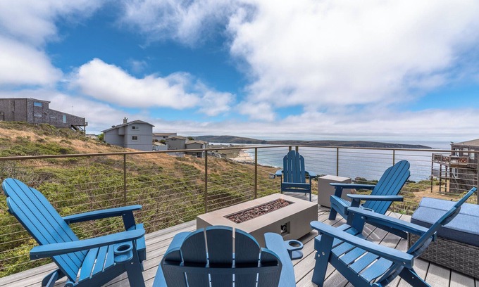 Dillon Beach House | Yacht Club~ Charming Beach House w/Sea Views! Avail for Month at a time!