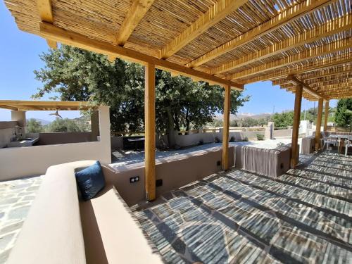 Naxos Villa | YERODABELO Traditional Family Mansion