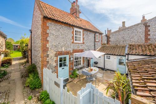 Holt House | Yew Tree Cottage