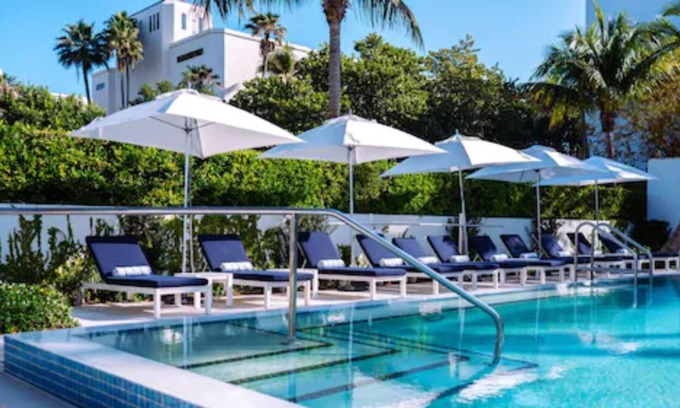 Palm Beach House | Your Home Away From Home! 3 Modern Rooms | Private Beach Access + Free Parking