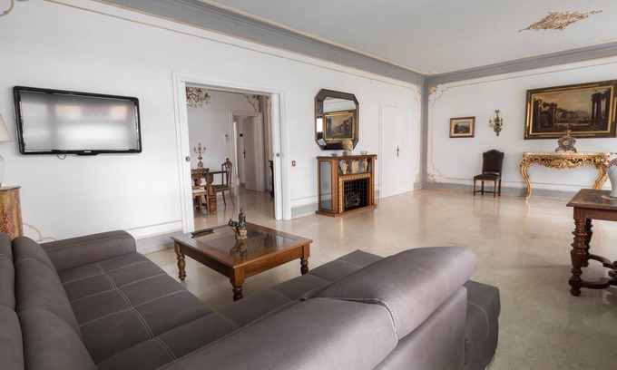 Trionfale Apartment | Your luxury palace within walking distance of the Vatican