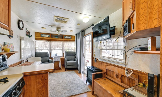 Yuma Cottage | Yuma Getaway w/Pool Access, 5 Mi to Lutes Casino!