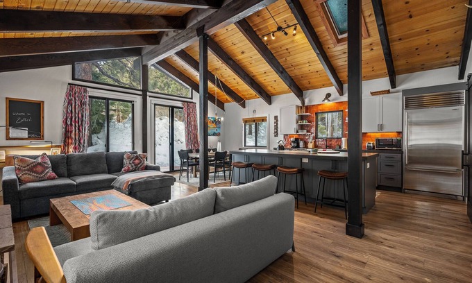 Incline Village House | Zaffiro - Cozy cabin retreat | Near Lake Tahoe