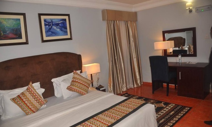Ikeja Hotel | Zaints Guest House