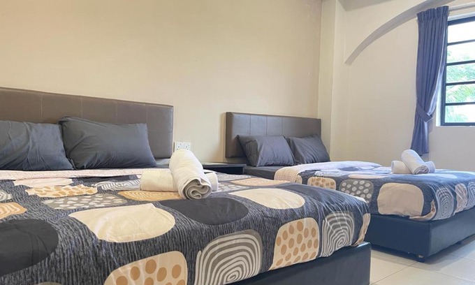 Taman Desa Jaya Hotel | Ze Xiang Hotel - Desa Jaya Ikea Self Check in