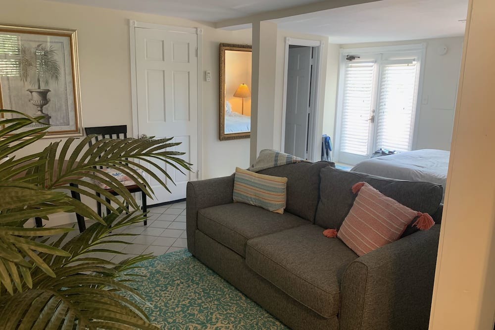 Photo of Bedroom in Summerland Key