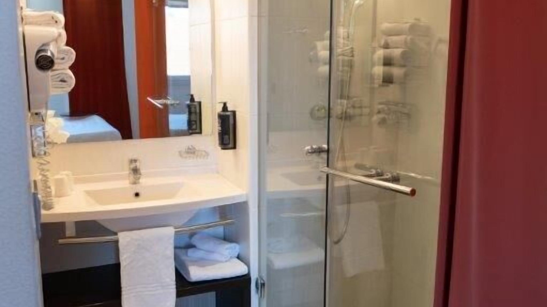 Photo of Bathroom in Saint-Dizier