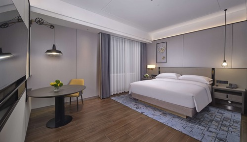 Superior Room, 1 King Bed