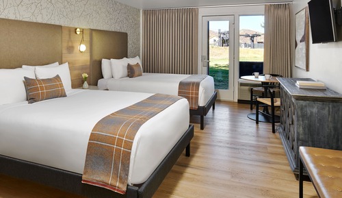 Deluxe Room, 2 Queen Beds, Kitchenette