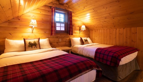 One Bedroom Cabin + Loft (Stairs)