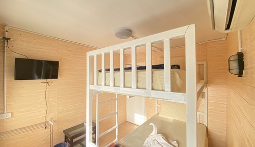 Room, Women only, Non Smoking, Shared Bathroom