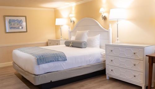 Standard Room, 1 King Bed
