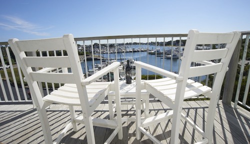 Deluxe Studio Suite, 1 King Bed, Balcony, Harbor View