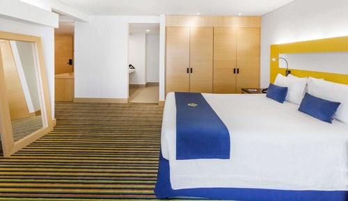 Deluxe Suite, 1 Queen Bed