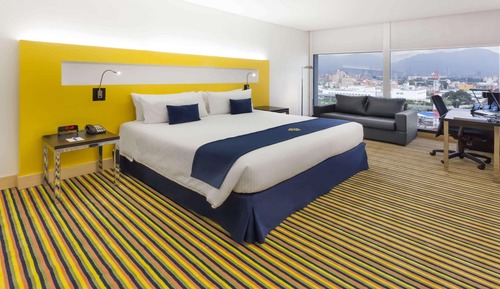 Deluxe Room, 1 King Bed, Executive Level