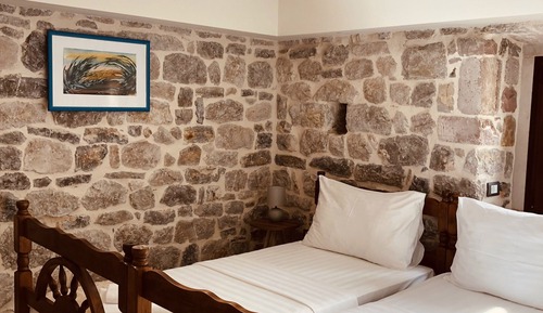 Classic Double or Twin Room, Shared Bathroom