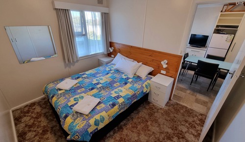 Standard Room, Two Bedroom, Kitchen (Unit 5)