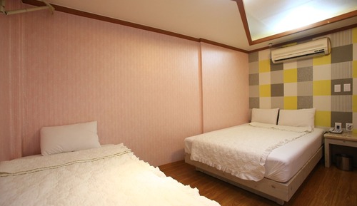 Room (Twin (3 guests))