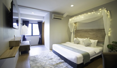 Deluxe King with BathTub