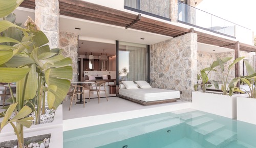 Exclusive Room, 1 Queen Bed, Pool Access, Sea View