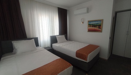 Comfort Twin Room