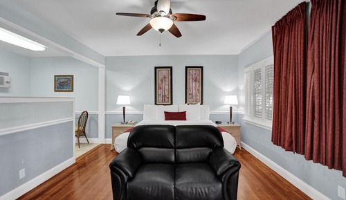 Junior Suite, Men only
