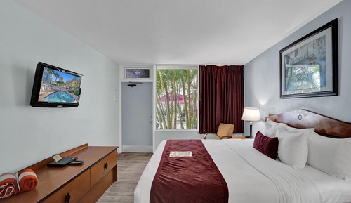 Superior Single Room, Men only