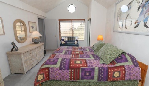 Premier Condo, 3 Bedrooms (Villages Condos)
