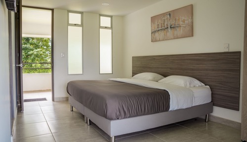 Standard Room, 1 King Bed