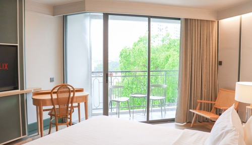 Superior City View with Balcony, King Bed